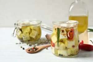 4 sfaturi pentru a păstra brânza proaspătă mai mult timp