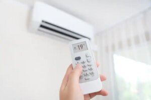 Pornirea și oprirea aerului condiționat consumă mai multă energie?