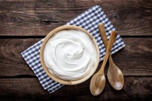 Este smântâna sănătoasă? Află care beneficiile sale!