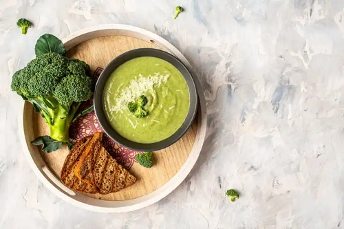 Supa cu broccoli, cartofi și brânză: o rețetă delicioasă