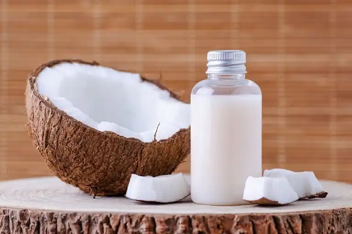 Sticlă cu ulei de cocos solidificat