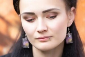 Umflătura în jurul unui piercing: ce este de făcut?