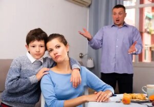 Violența indirectă: ce este și cum să o evităm?