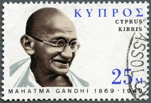 Mahatma Gandhi a fost împotriva violenței