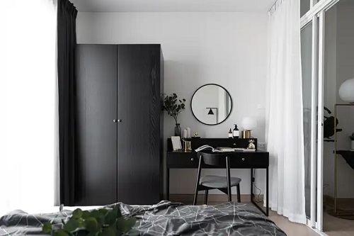 Mobilier negru