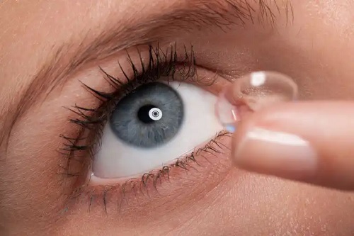 Riscurile purtării de lentilelor de contact fără prescripție medicală