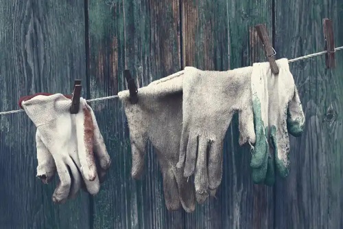 Cum se spală mănușile de grădinărit?