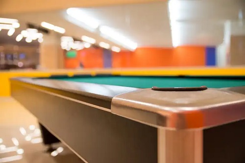 Curățarea unei mese de biliard în mod corect