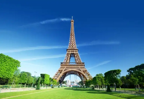 Turnul Eiffel este cu 6 metri mai înalt