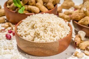 Beneficiile făinii de arahide: o sursă de proteine pentru dietă