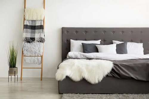 Dormitor în stil minimalist