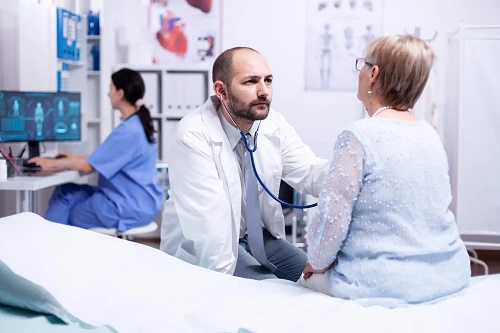 Medic care vorbește despre exercițiile fizice și bolile de inimă