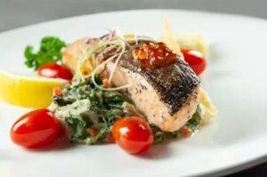 Proteinele din pește: de ce nu trebuie să lipsească din alimentație?