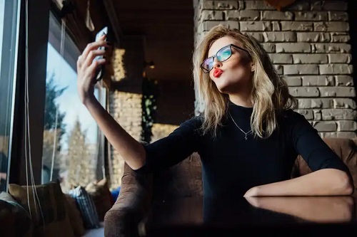Selfie-urile și tulburările psihologice