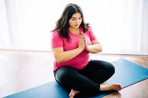 10 motive pentru care yoga este indicată persoanelor supraponderale