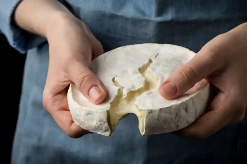 Valoarea nutritivă și beneficiile brânzei Camembert