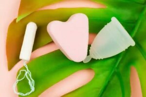 Bureții menstruali: ce sunt, avantaje și dezavantaje