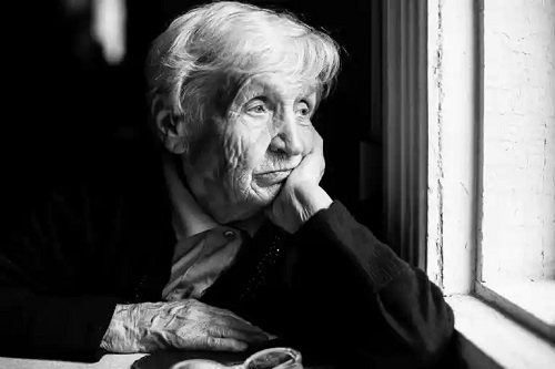 Depresia la vârstnici: cauze, simptome și recomandări