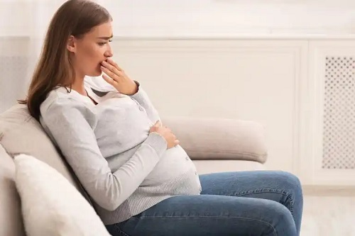 Gura uscată în timpul sarcinii: cauze și tratamente
