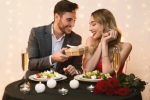 Love bombing: ce este și cum să-l detectăm?