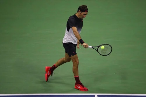 Roger Federer pe teren