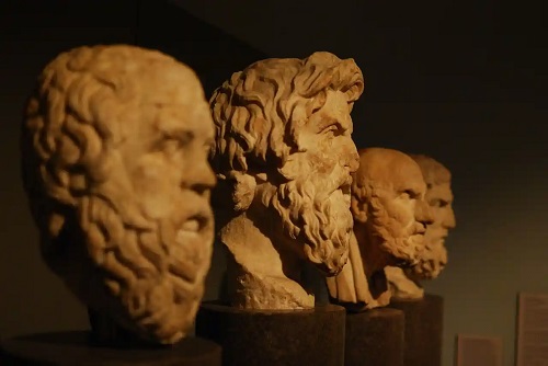 Statui ale unor filosofi
