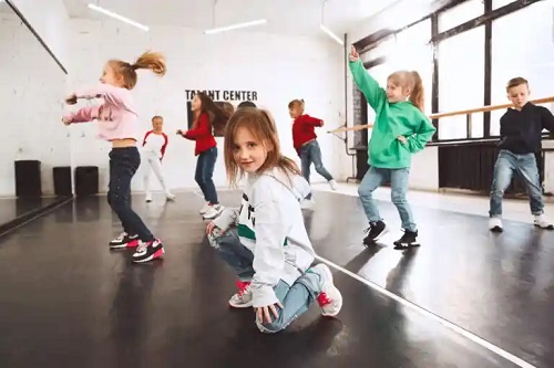Terapia prin dans pentru copiii cu autism: beneficii și sfaturi