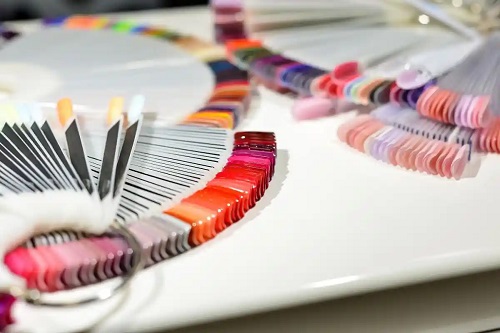 Modele de unghii din plastic