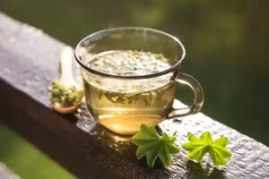 Alchemilla sau crețișoara ajută la calmarea simptomelor menstruației?