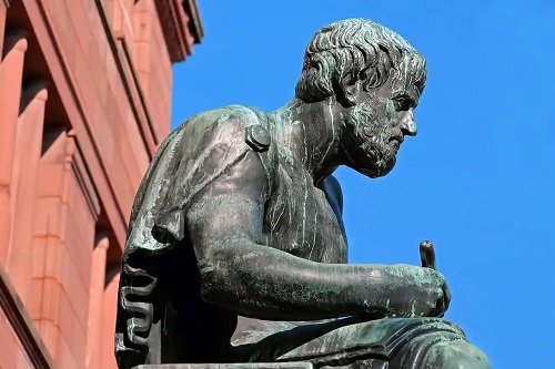 Statuia lui Aristotel