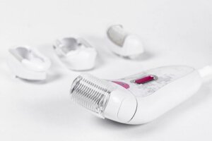 Epilatorul electric: avantaje, mod de utilizare și curățare