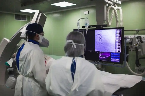 Medici care tratează boala arterei carotide