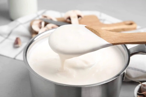 Sos bechamel proaspăt