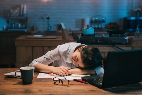 Angajat care suferă de sindromul bubble worker