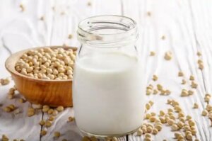Beneficiile iaurturilor vegetale pentru sănătate