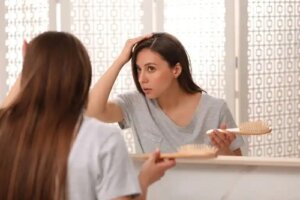 Căderea părului după transplantul de păr sau shock loss
