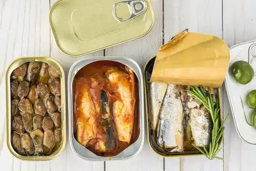 Conservele printre alimentele cu cele mai multe toxine