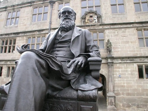 Statuia lui Charles Darwin