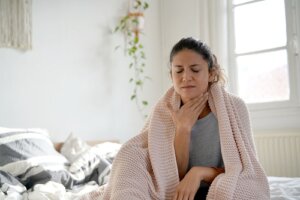 Cum să ameliorezi durerea în gât