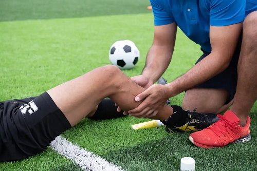 Fotbalist accidentat pe teren