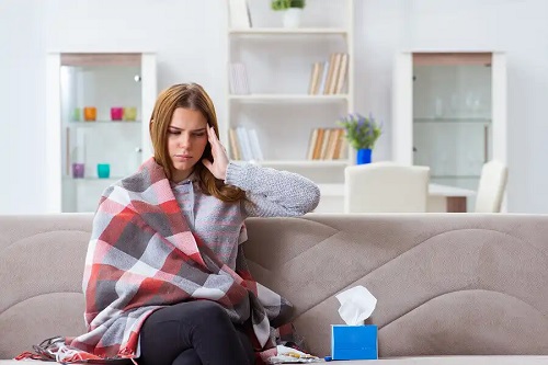 Femeie care nu a știut cum se previne răceala sau gripa