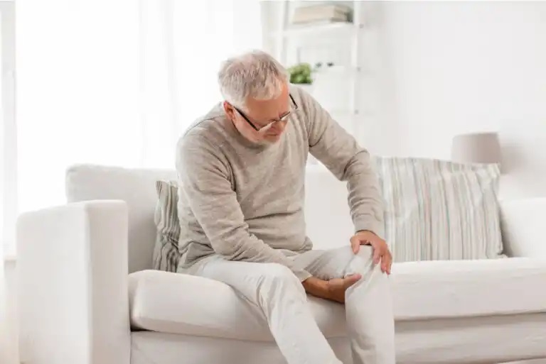 Simptomele, cauzele, diagnosticul și tratamentul pseudogutei