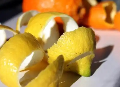 Coajă de lămâie