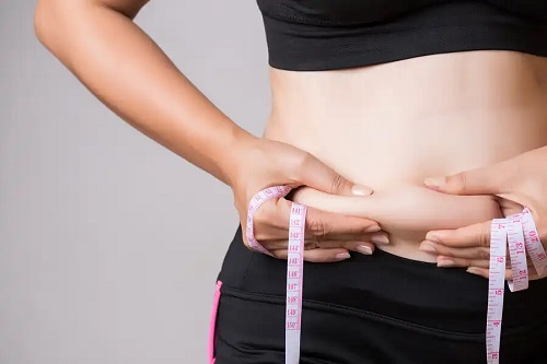 Femeie cu kilograme în plus