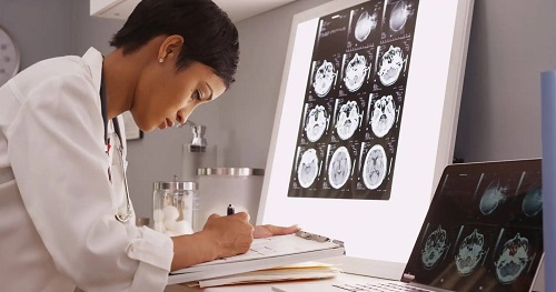 Medic ce tratează hipotensiunea intracraniană