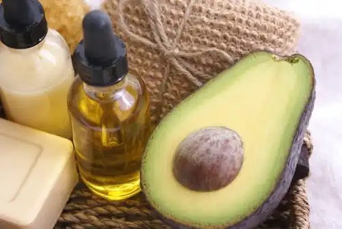 Produse naturale de înfrumusețare pe bază de avocado