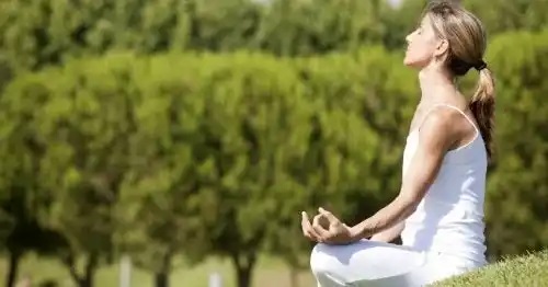 Ce este yoga? Tot ce trebuie să știți despre această disciplină