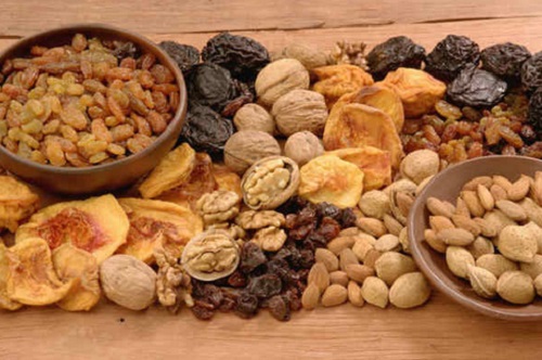 Curăță-ți corpul în mod natural cu fructe uscate