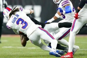 Damar Hamlin a fost resuscitat de 2 ori după ce s-a prăbușit în NFL