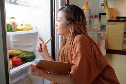 Cât rezistă mâncarea gătită în frigider?